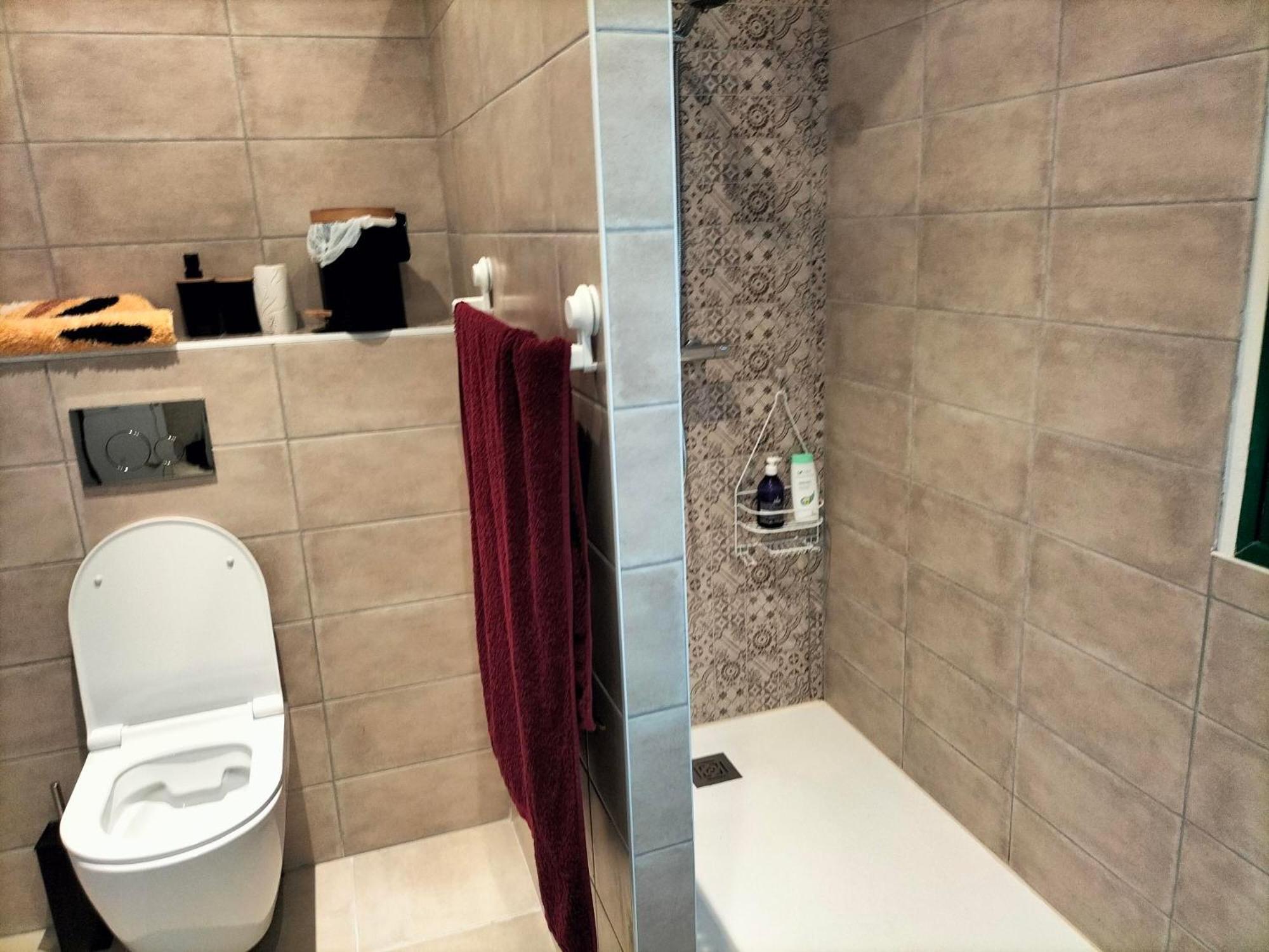 Appartement Au Centre Ville Avec Un Beau Jardin Prive Lannion Exterior foto
